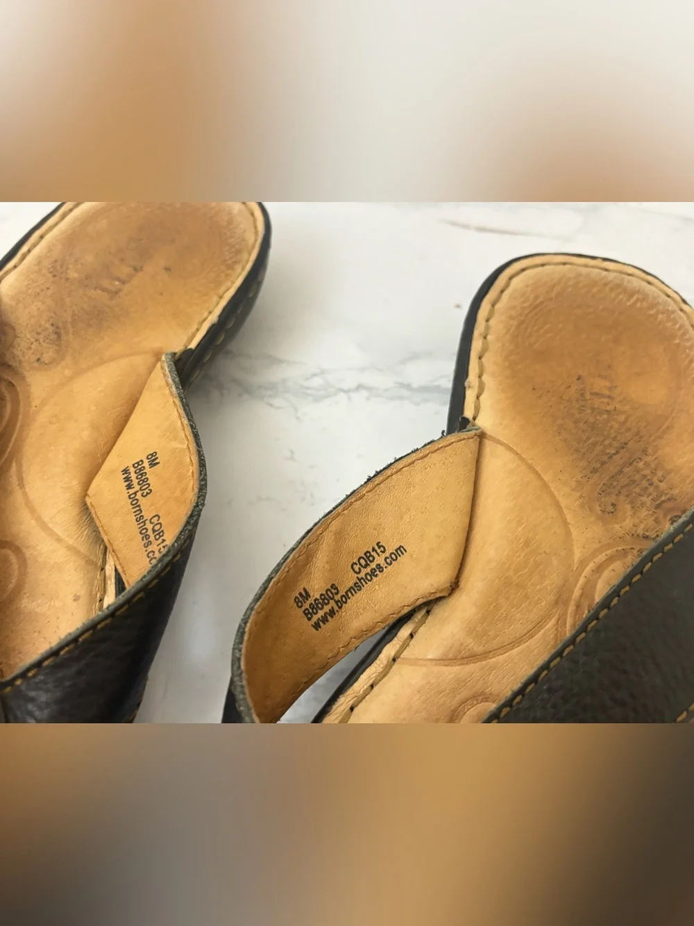 Born Womens Size 8/39 Thong Flip Flop Sandals Black Leather Opanka Slides B86803